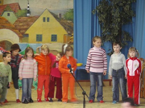 Hraje celá dědina aneb S veselou myslí na nesmysly. - 18.3.2006